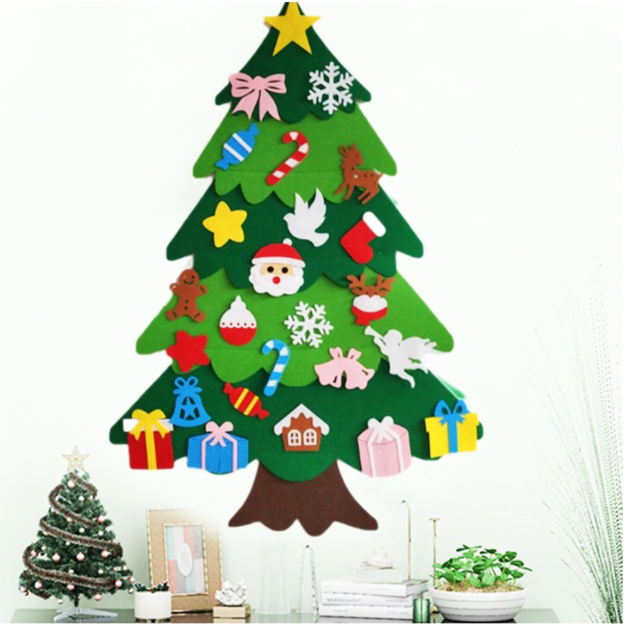 Cây thông Noel mẫu mới bằng vải dạ 3D thiết kế treo tường kèm các sticker dính lên cây trang trí tùy ý, dễ dàng giặt sạch tái sử dụng được nhiều năm