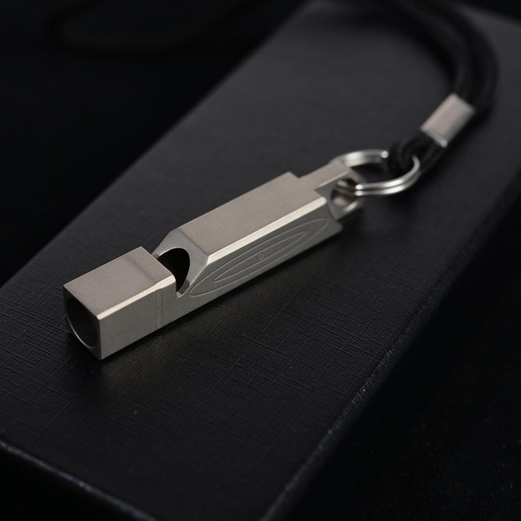 High Pitch Emergency Survival Whistle, Outdoor Keychain Whistle Single Tube Whistle for Rescue Survival
