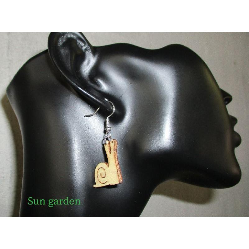 BÔNG TAI GỖ ỐC SÊN DỄ THƯƠNG BTOS