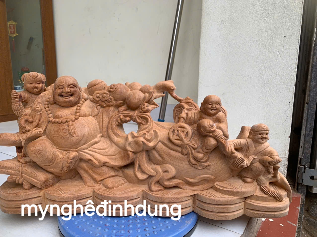 Tượng phật di lặc kéo bao vàng  bằng  gỗ ngọc Am thơm nức kt 50×22×12cm