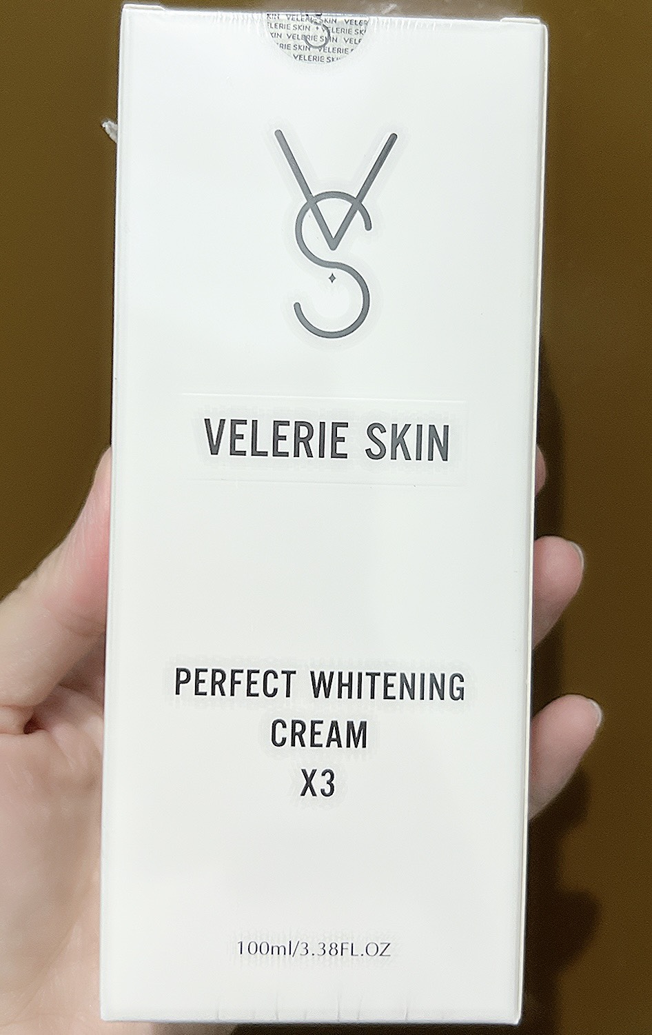 Kem Xóa Thâm Velerie Skin Perfect Whitening Cream x3. Hiệu quả trên cả 6 vùng: mông, bikini, ti, nách, đầu gối, khuỷu tay. Chất kem trong, thấm nhanh, chống nước.