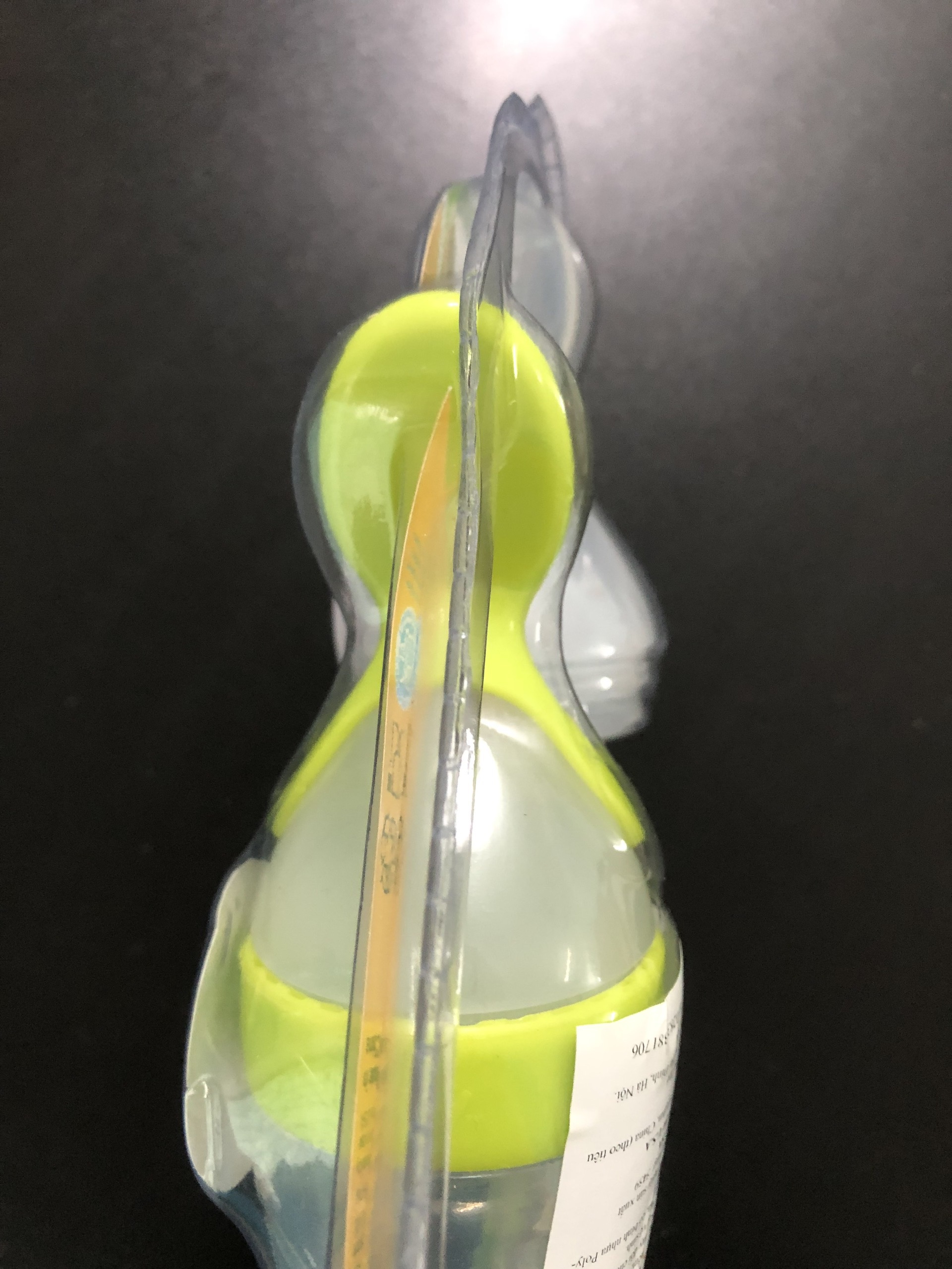 Bình thìa ăn dặm cho bé, chất liệu silicone