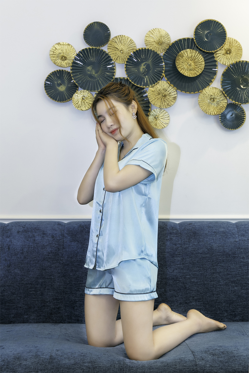 Bộ đồ mặc nhà lụa Hàn quốc màu xanh