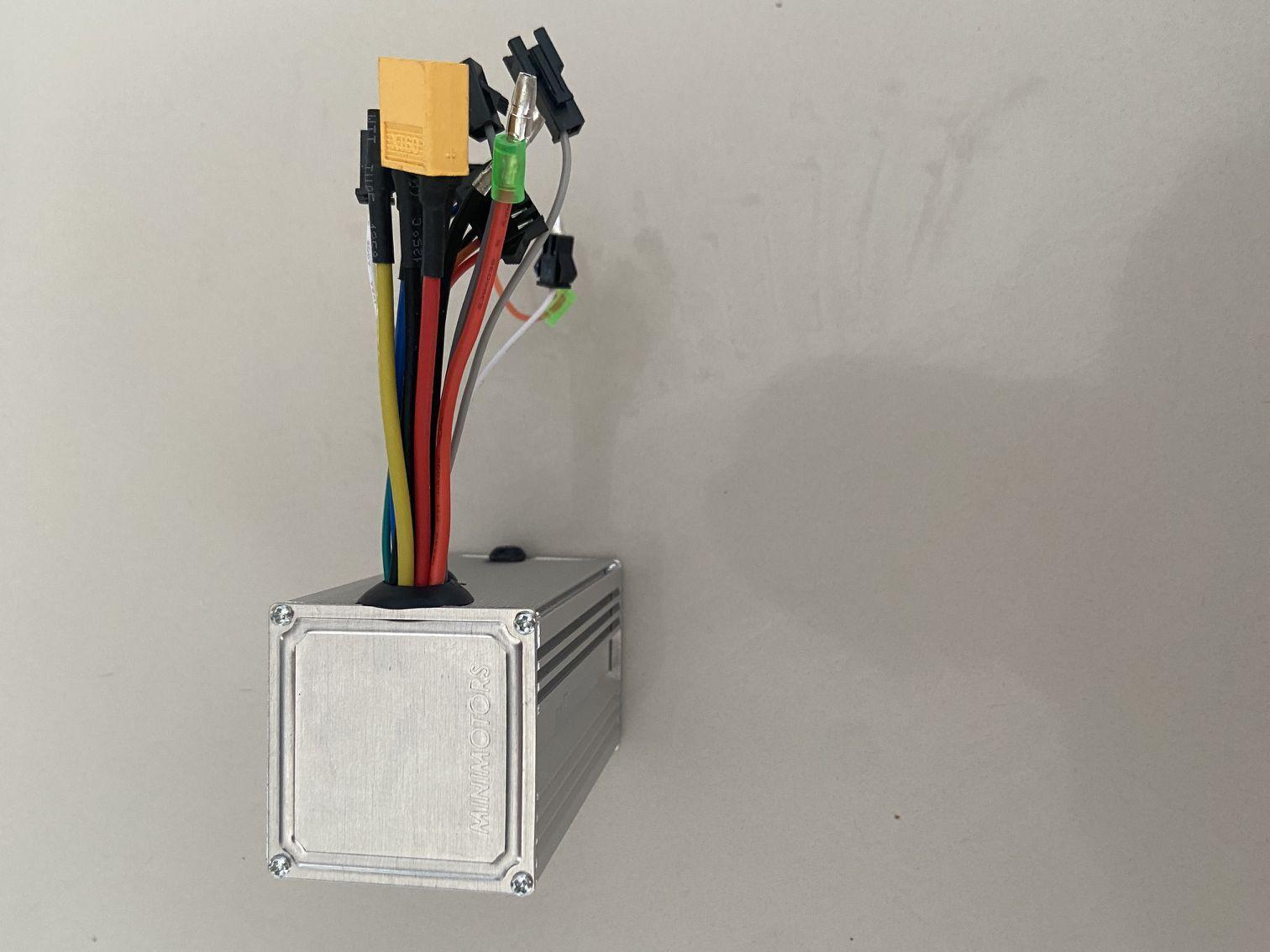 Bộ điều khiển MINIMOTORS 52V30AH cho phụ tùng xe tay ga điện FUTUCHER GUN