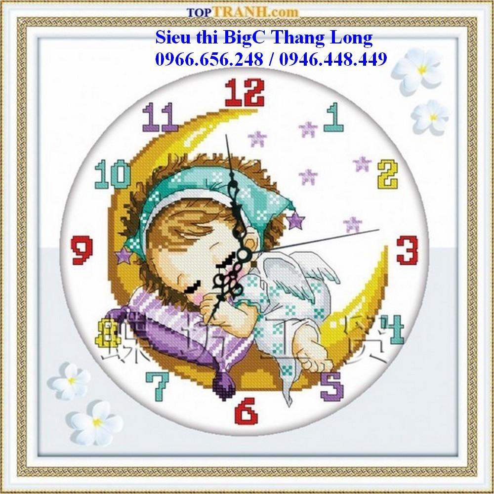 Tranh thêu chữ thập đồng hồ em bé gái ngủ trên vầng trăng A835(chưa thêu) tranh thêu bé hình ngộ nghĩnh đáng yêu