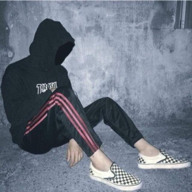 Quần 3 sọc dọc unisex nam/nữ. Quần 3 line unisex. Quần dài thun unisex. Quần 3 sọc nam. Quần 3 sọc nữ. Quần 3 line nam. Quần 3 line nữ. HÀNG MAY TRỰC TIẾP TẠI VIỆT NAM.
