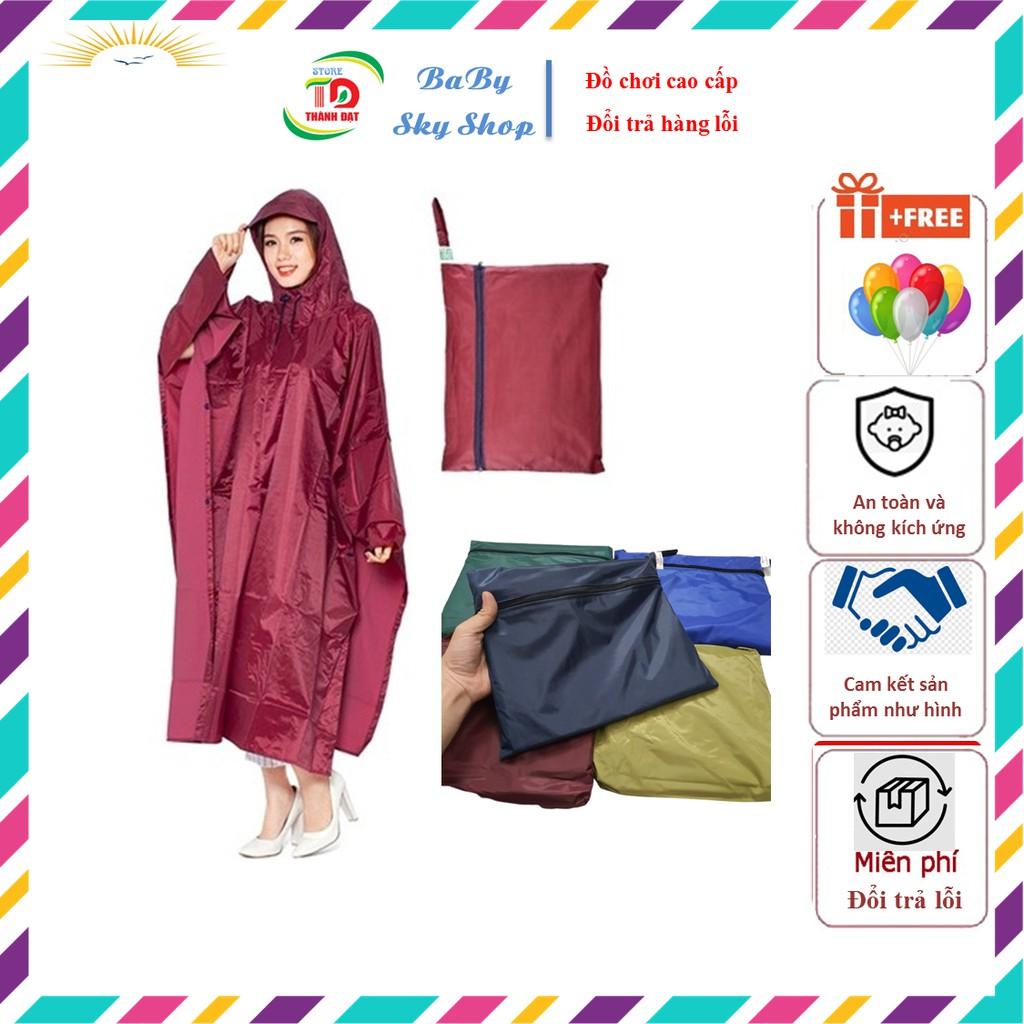 Áo Mưa Vải Dù Kín Người Siêu Bền - Dạng cánh dơi xẻ tà cài nút,chống thấm nước hiệu quả.