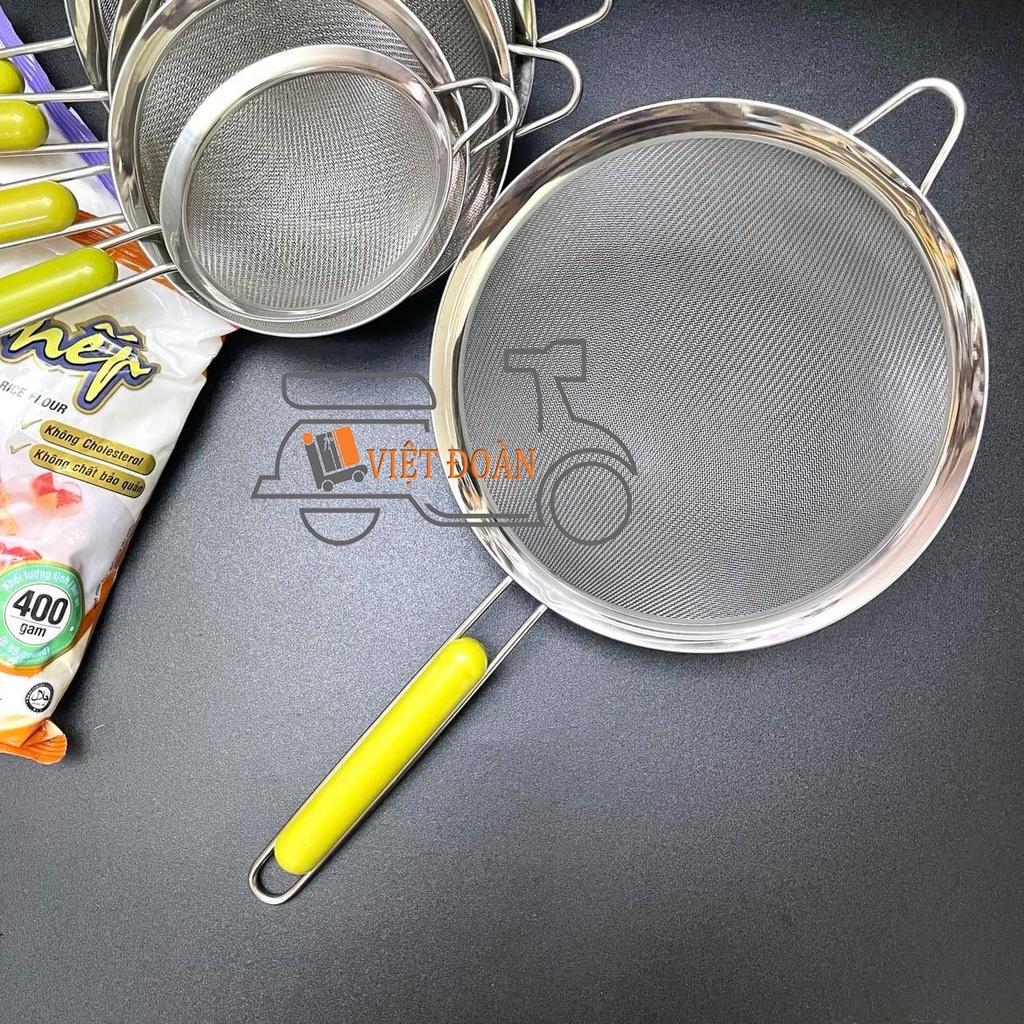 RỔ LƯỢC DỪA, RÂY BỘT Inox tay cầm NHỰA XANH CHỐNG NÓNG. DỤng cụ nhà bếp dùng lược, lọc vớt bọt, lưới khít CÓ TAY CẦM NHỰA BỌC CHỐNG NÓNG CAO CẤP nhiều size