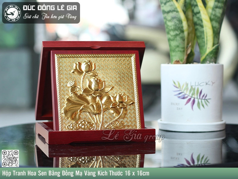 Hộp Tranh Hoa Sen Bằng Đồng Mạ Vàng 16 x 16cm