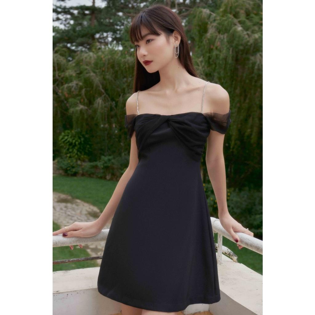 Đầm 2 dây nữ MARC FASHION đính đá trễ vai xoắn ngực phối lưới FALH102122