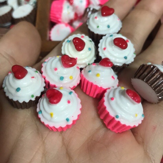 Mô hình bánh cupcake trang trí nhà búp bê.