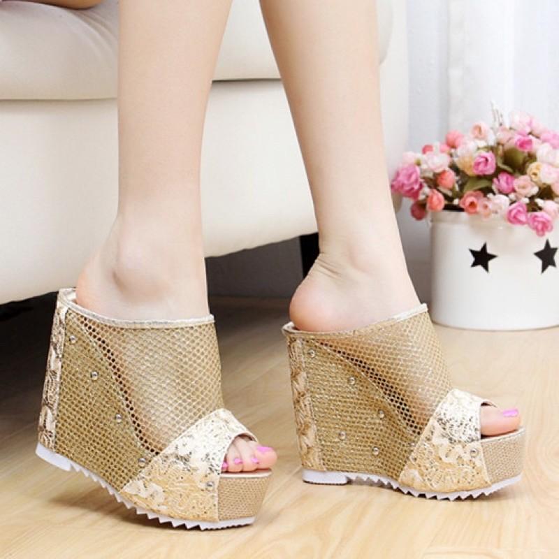 Dép xuồng 10p size từ 35-39 ( có sẵn size 36 )