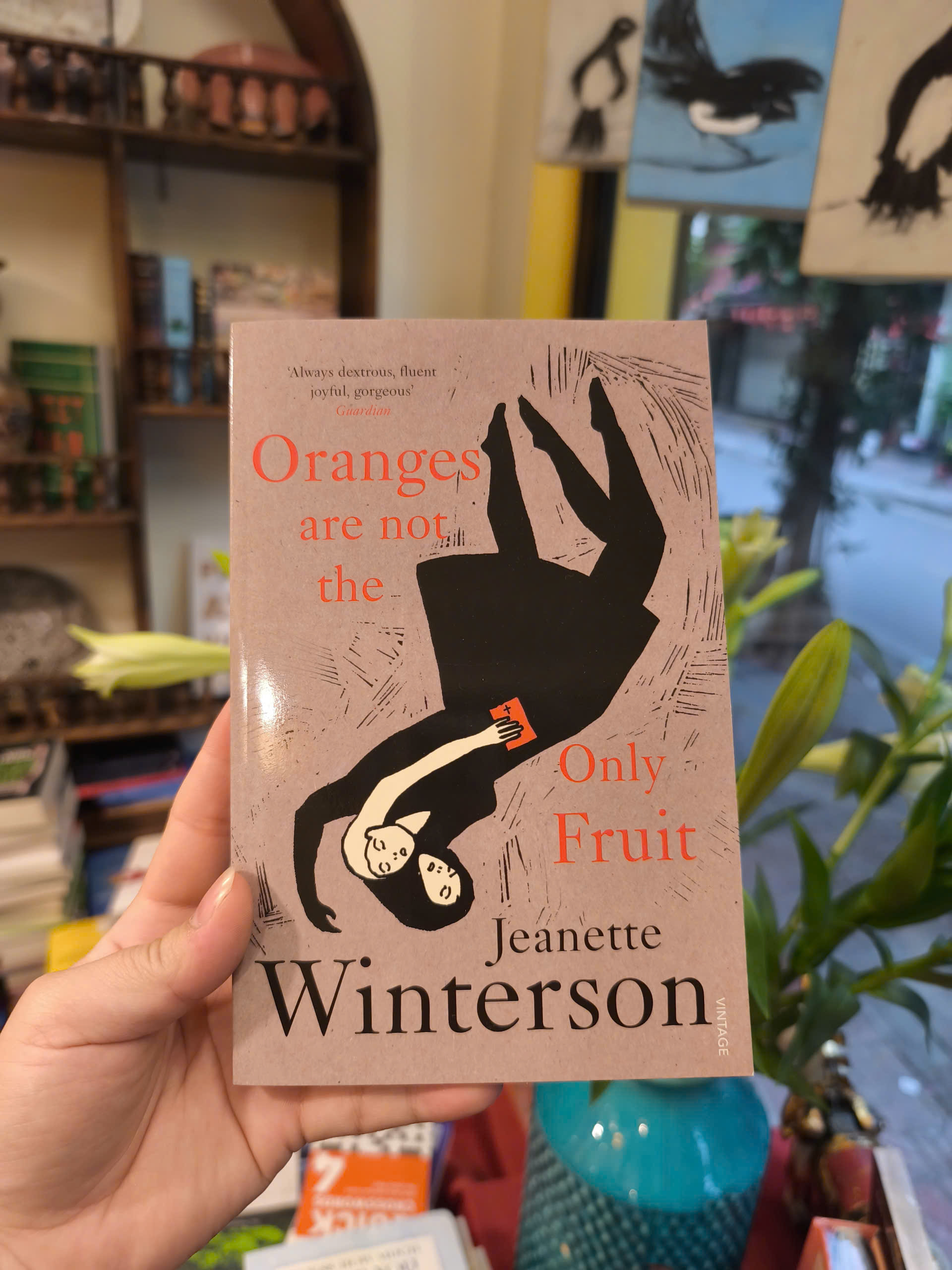 Sách - Oranges Are Not the Only Fruit by Jeanette Winterson | LGBTQ+ Fiction / Ngoại văn Nhập khẩu