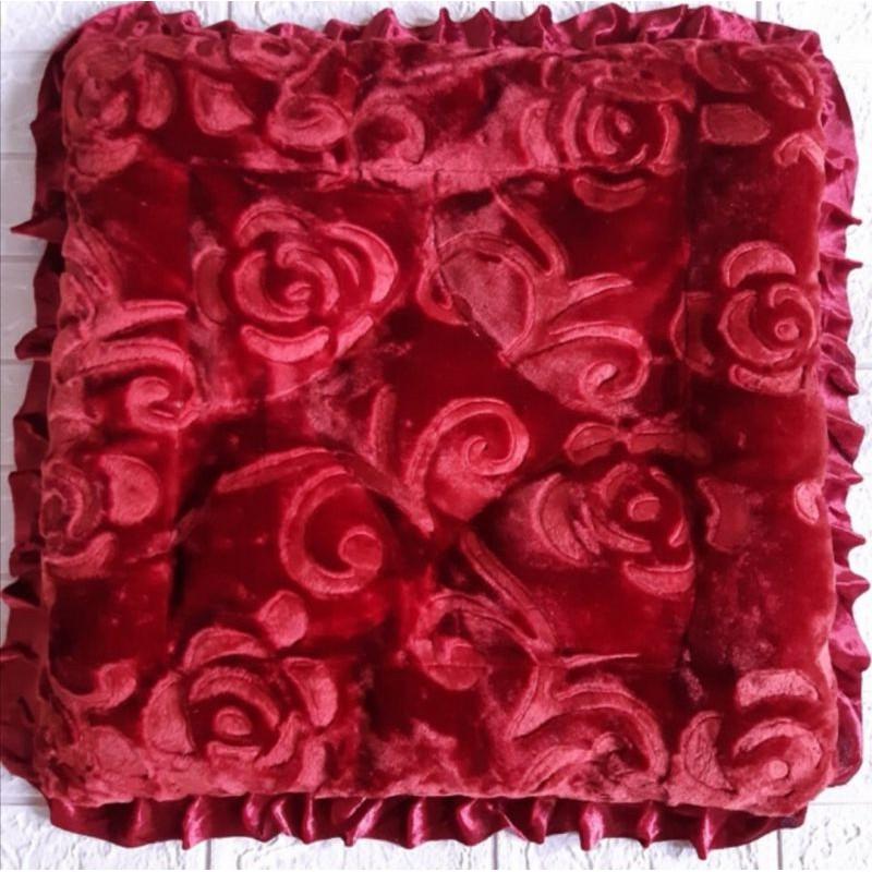 Thảm đệm lót ghế. 1 dài, 2 ngắn. Vải nhung, đệm dày. Hoa hồng to. Dài 165x55cm. Ngắn 55x55cm