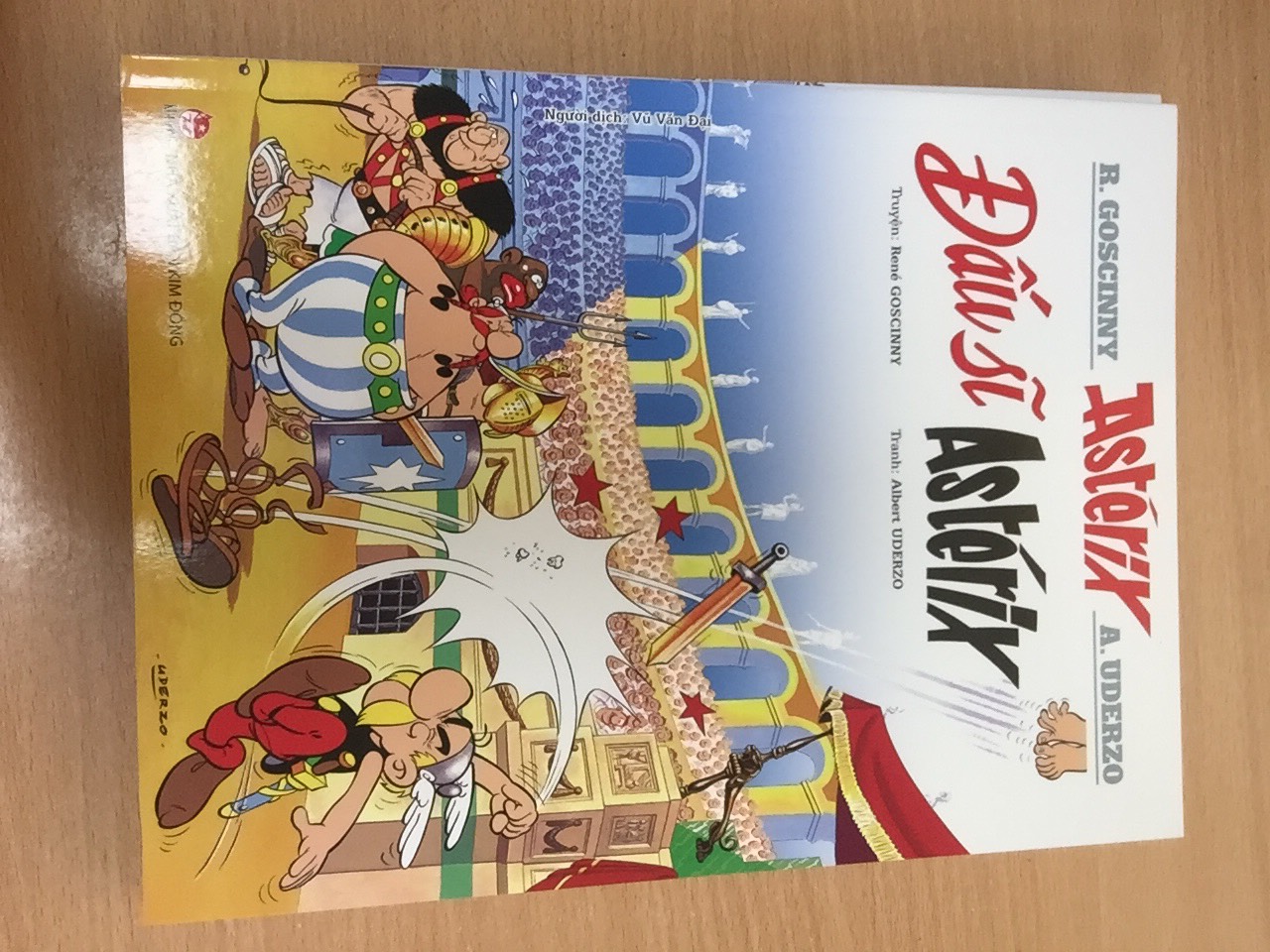 ASTÉRIX - ĐẤU SĨ ASTÉRIX