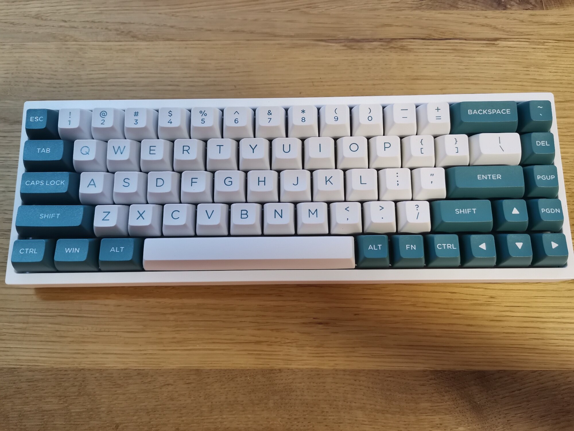 Bàn phím cơ FL-Esports FL680SAM (Night Black/Peach/Aqua Green/Purple/Banana) 3 mode - Hàng chính hãng