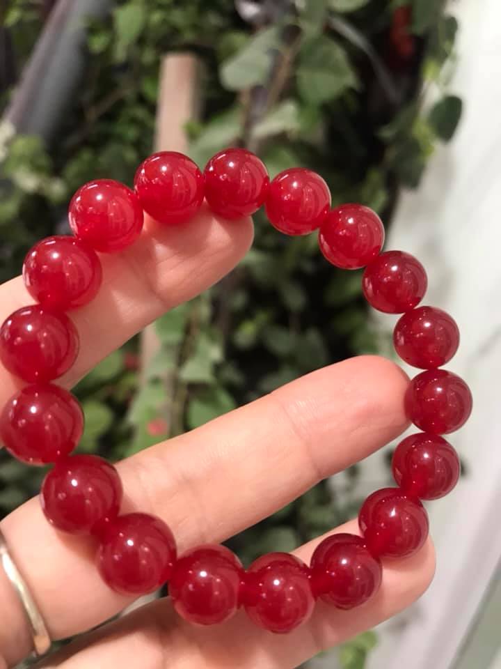 Vòng Tay May Mắn Đá Mã Não Đỏ Đậm Đẹp size 10mm 18 Hạt Nữ mạng Hỏa mạng Thổ ạ Màu Đỏ là màu Chiến Thắng ạ