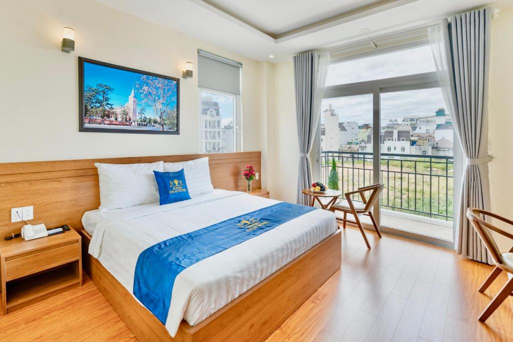 Combo 4N3D KS Bombo Hotel Đà Lạt 3 Sao: VMB khứ hồi Hà Nội - Đà Lạt + Phòng Tiêu Chuẩn + Ăn sáng