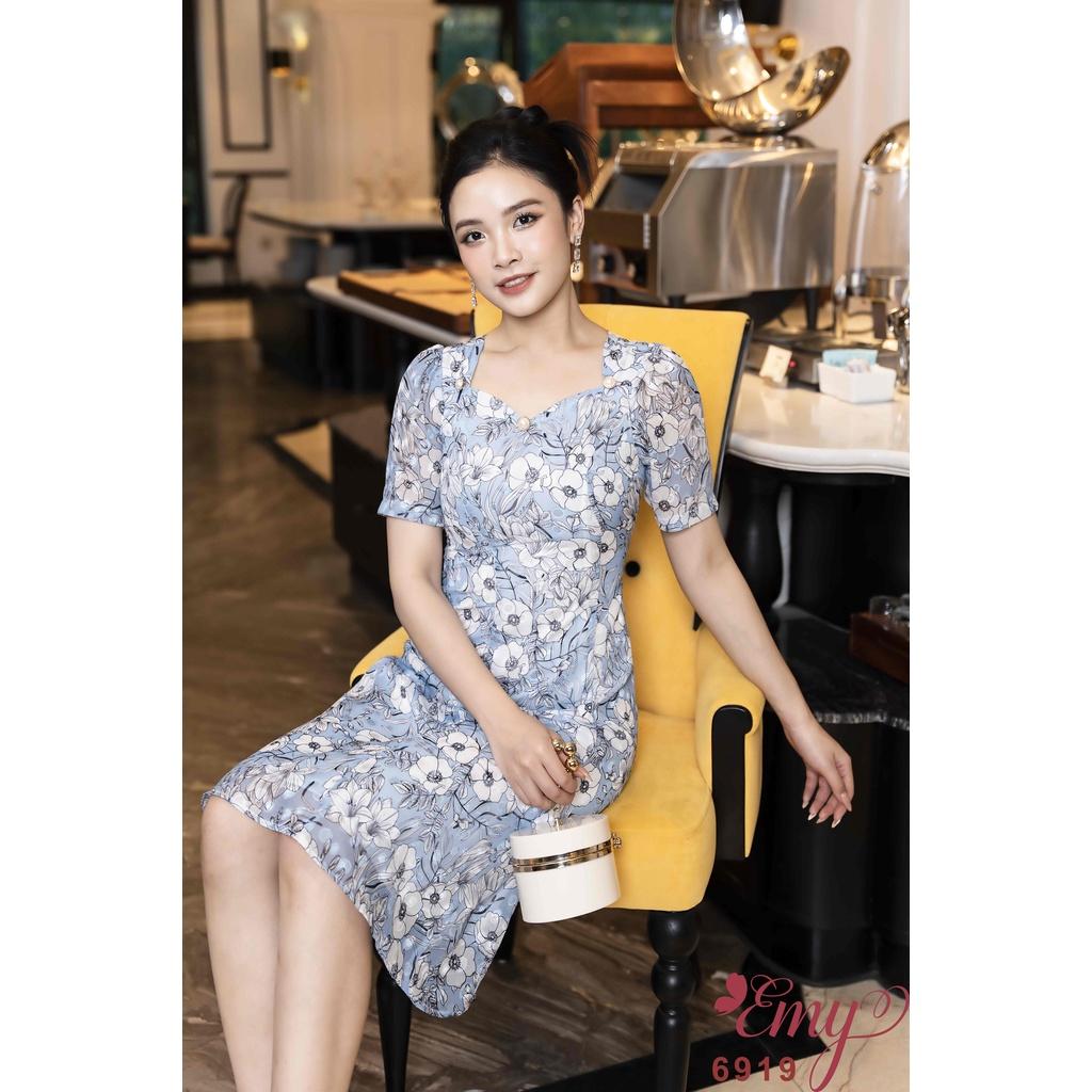 Đầm EMY EM6919 Xoè Cổ Lục Giác