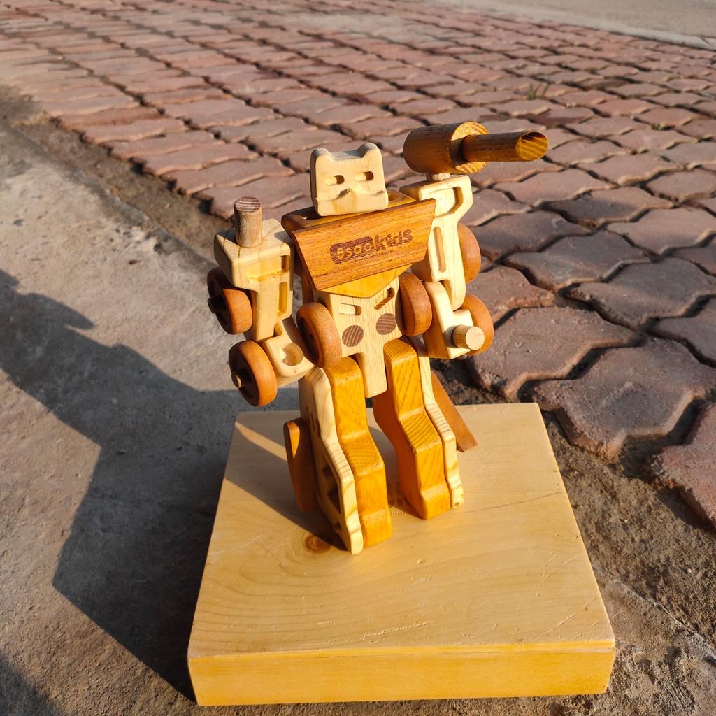 Đồ chơi lắp ghép robot biến hình xe đầu kéo gỗ - Xuất xứ: Việt Nam
