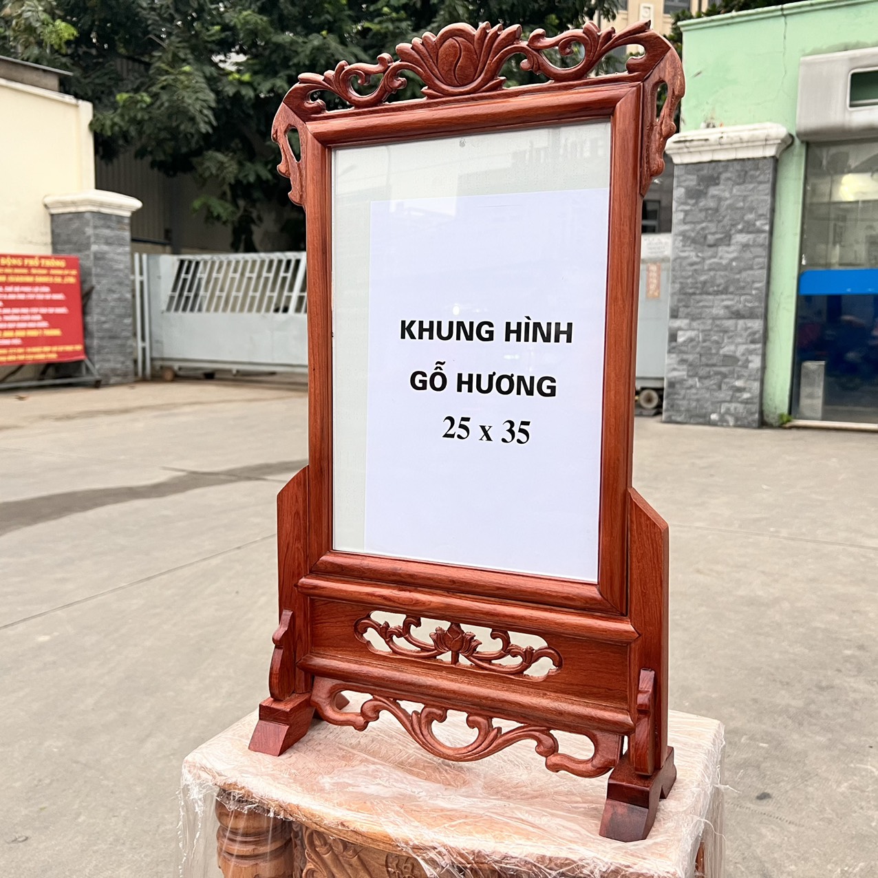 Khung ảnh thờ gia tiên gỗ hương để ảnh 25cm x 35cm