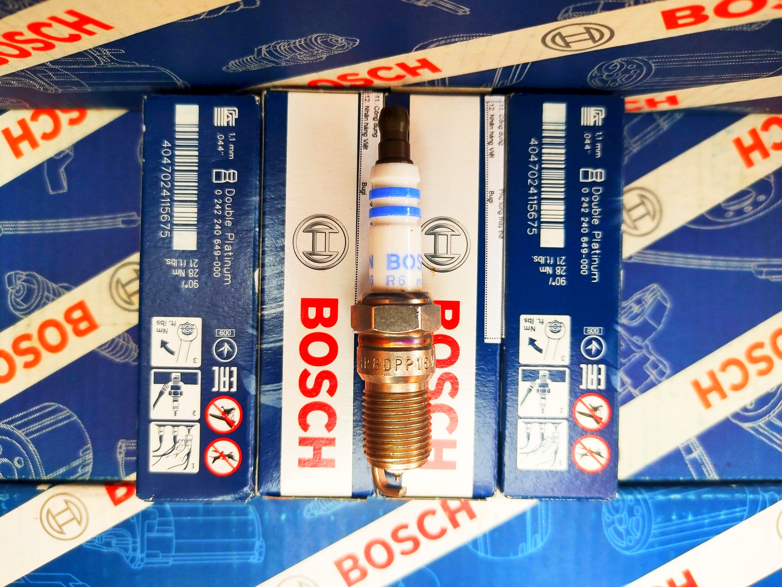 Bộ 04 Bugi Bosch Chân Côn Ngắn Ford Mondeo Focus Escape 3.0/2.3 Mazda 6