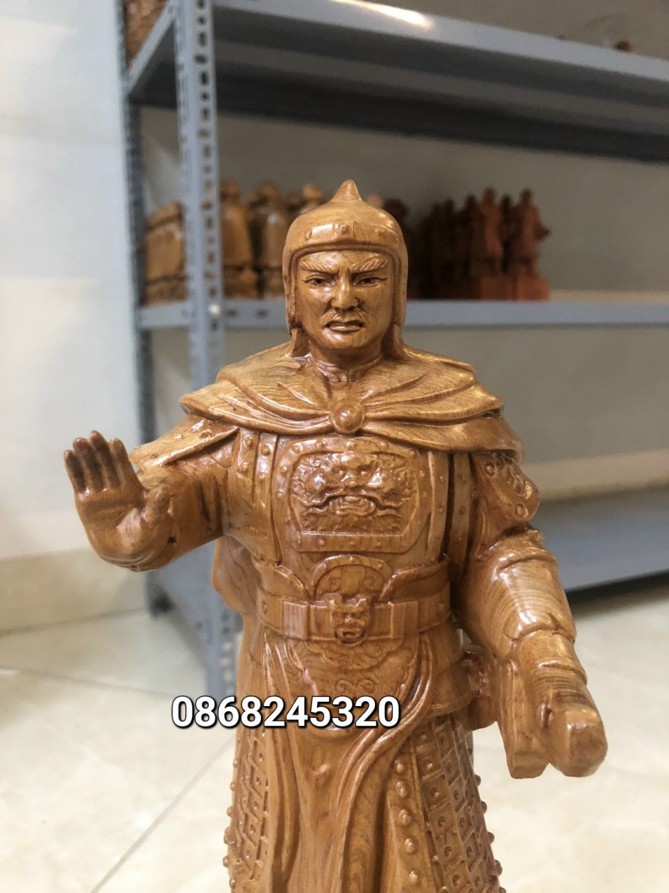 TƯỢNG HOÀNG ĐẾ QUANG TRUNG BẰNG GỖ BÁCH XANH THƠM NỨC KT CAO 30×10×8CM