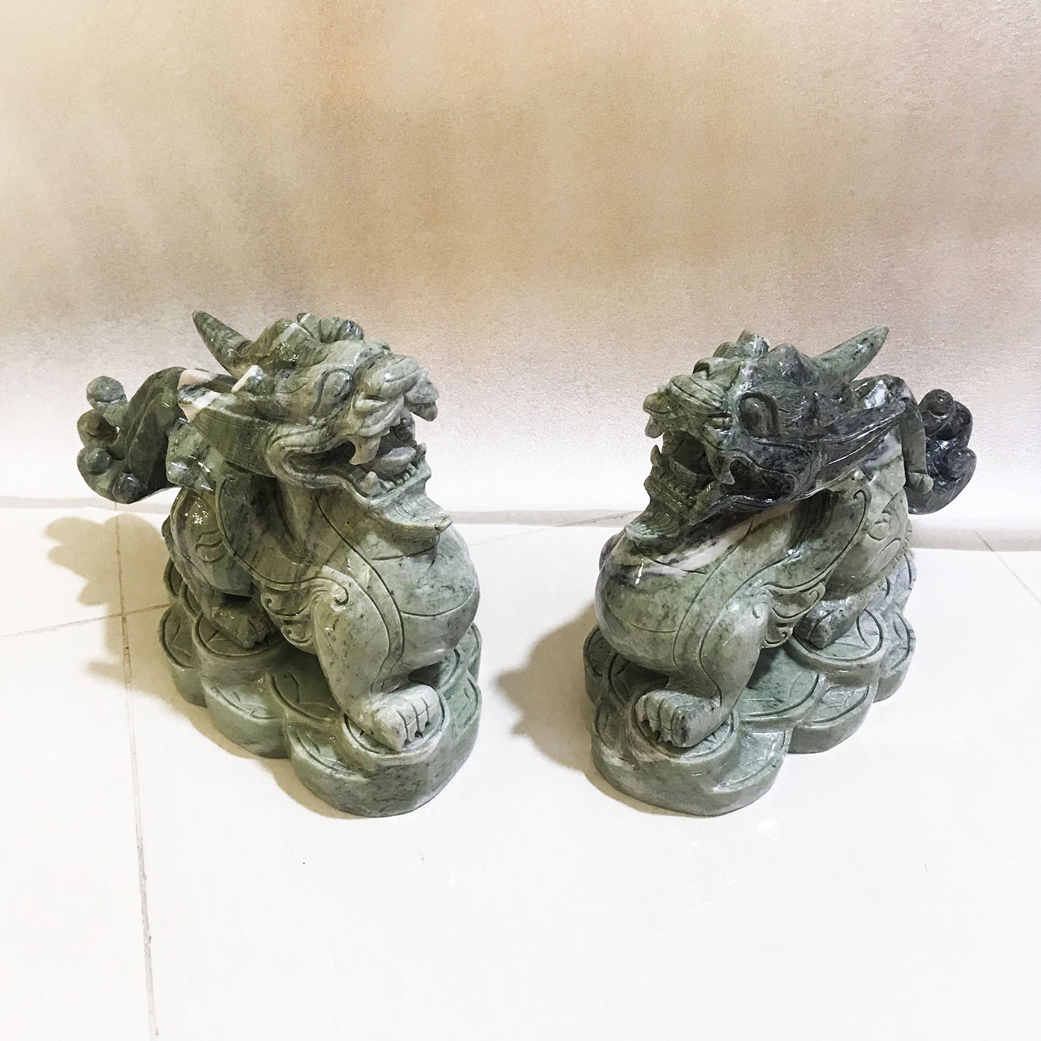 Tỳ hươu  đá tự nhiên màu xanh cho người mệnh Hỏa và Mộc dài 30cm x nặng 18 kg/cặp