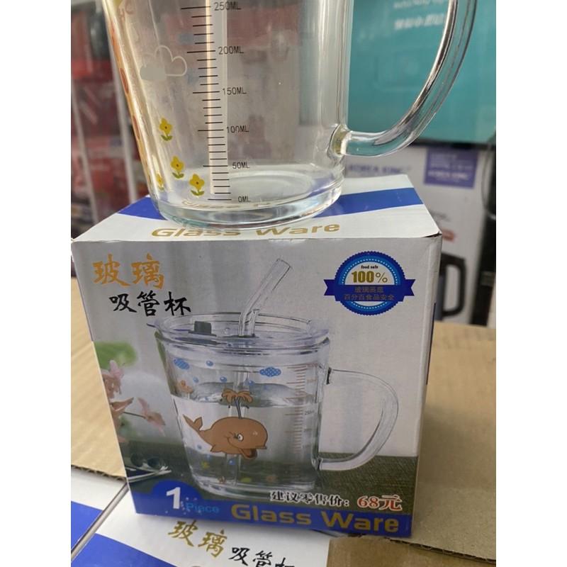 Ly thủy tinh nắp đậy tay cầm