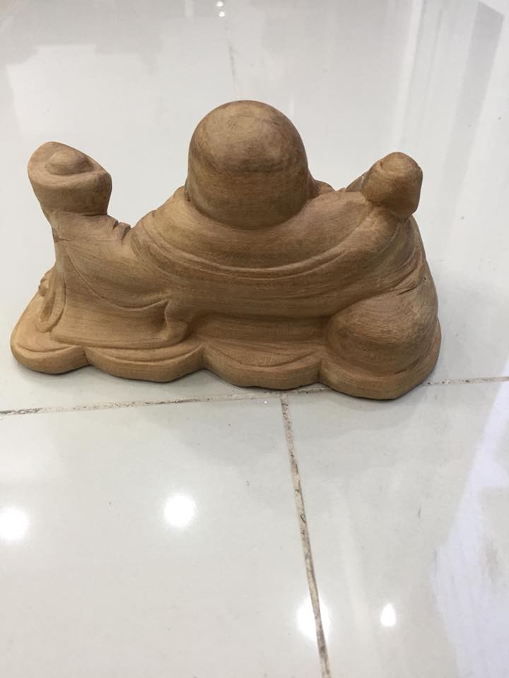 Di lặc để ô tô, gỗ bách xanh, có mùi thơm nhẹ, không phung PU, thích hợp để ô tô