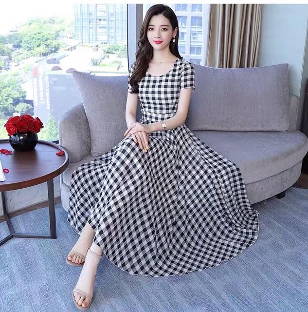 ĐẦM XOÈ VINTAGE CARO CỔ TRÒN