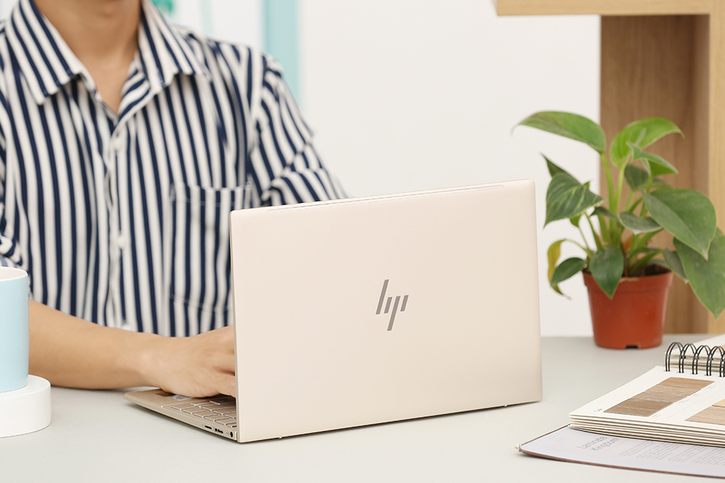 Laptop HP Envy 13 ba1537TU i5 1135G7/8GB/256GB/13.3"F/Win11/(4U6P0PA)/Vàng - Hàng chính hãng