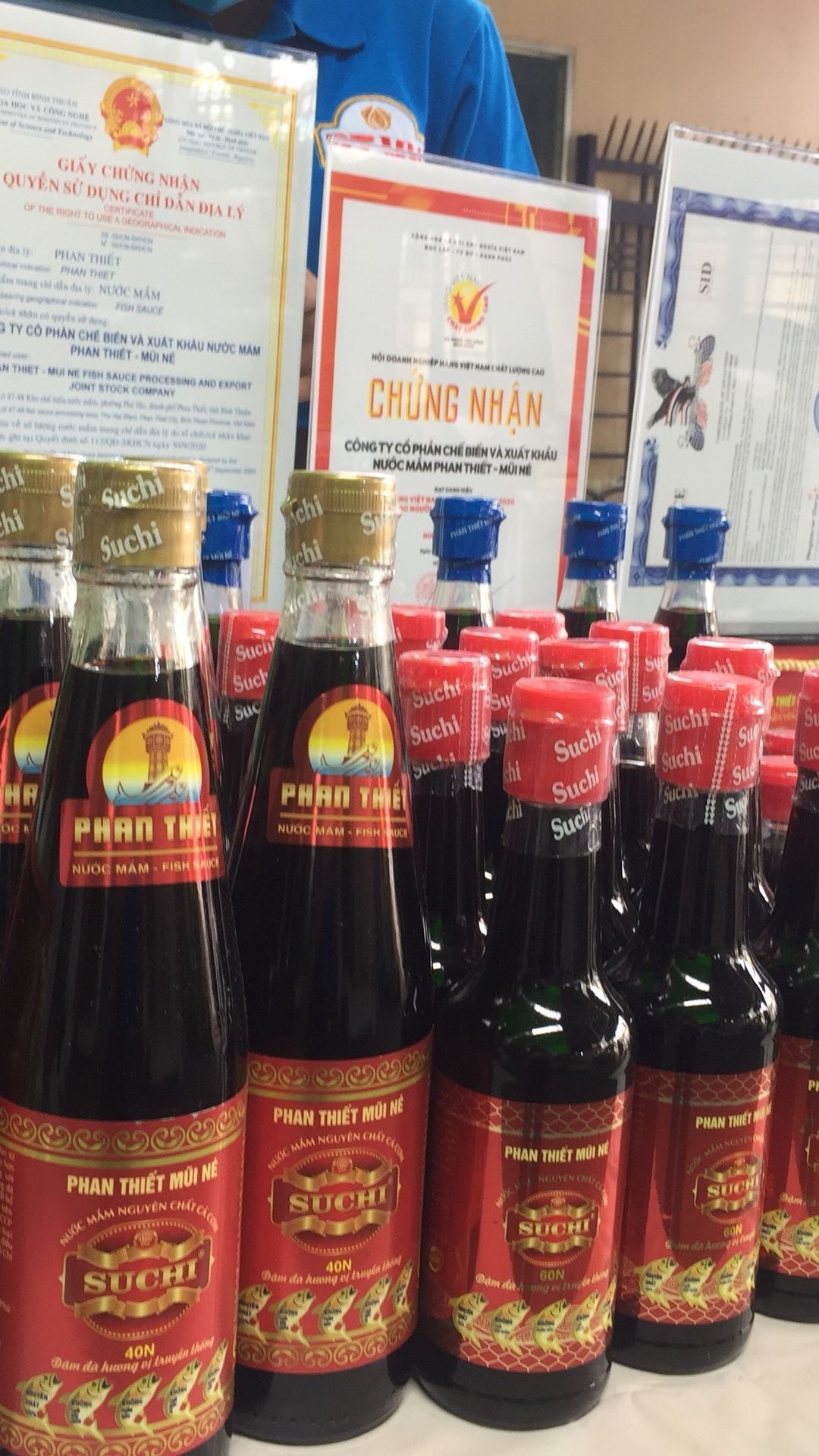 Nước mắm nguyên chất SUCHI 640N đạm tự nhiên, sánh đặc thịt cá , có Chứng nhận Chỉ Dẫn Địa Lý, đang xuất khẩu Mỹ và bán trên Amazon Mỹ, giải thưởng OCOP 4 Sao của Bộ Nông Nghiệp