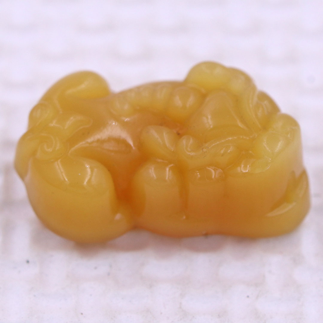 Mặt dây chuyền tỳ hưu đá vàng 3.1 cm  kèm vòng cổ dây dù đen + móc inox vàng, mặt Tỳ hưu