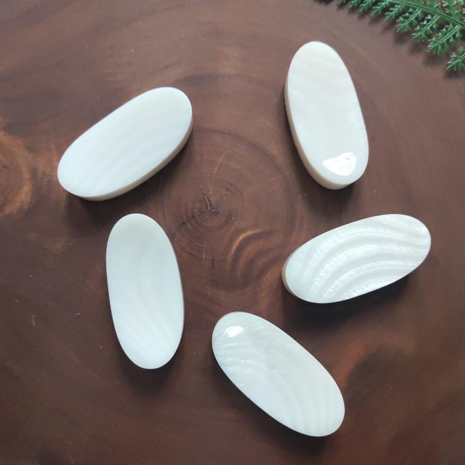 Gác Trai Oval Dài Trắng Thiết Kế Tinh Xảo, Dùng Trong Nhà Hàng, Khách Sạn, Gác Đũa Dùng Trong Gia Đình