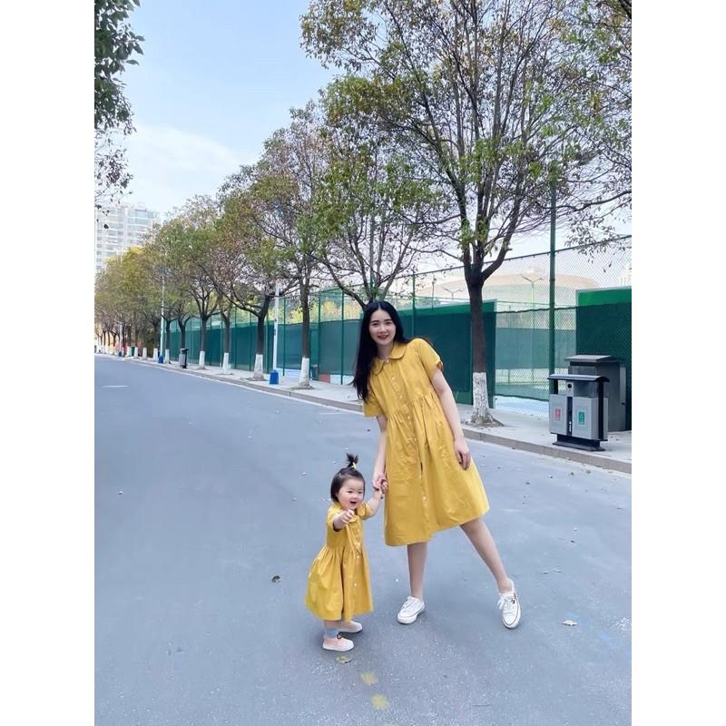 VÁY SUÔNG VÀNG ĐÔI PHỐI CÚC CHO MẸ VÀ BÉ