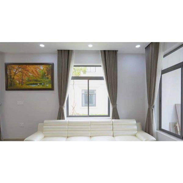 Rèm cửa vải LUCYM39-3 có thanh treo hợp kim nhôm màu vân gỗ đầu tròn - cao cố định 2m5
