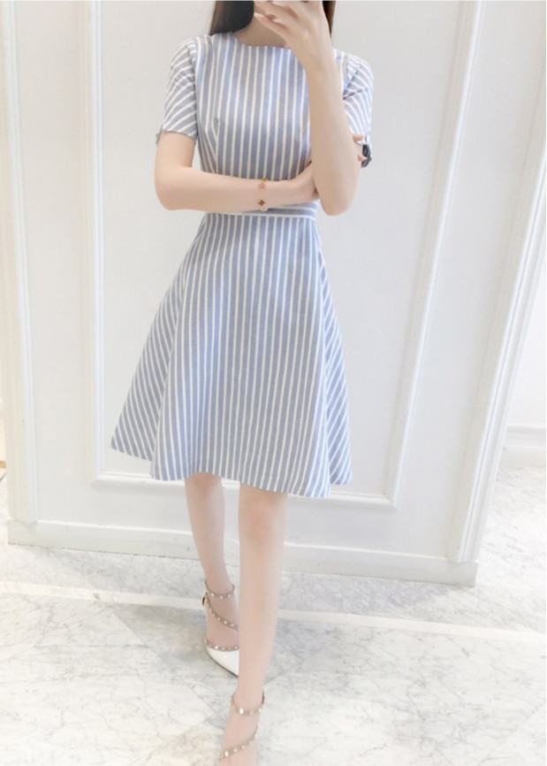 Đầm nữ cổ tròn kẻ sọc dáng  xòe AH83