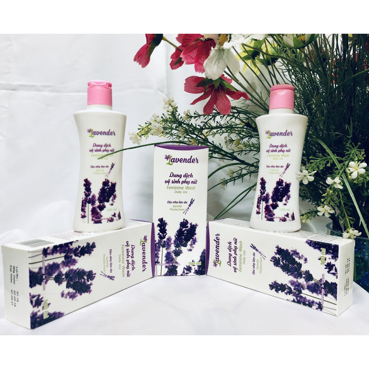 Dung dịch vệ sinh phụ nữ lavender 03 chai