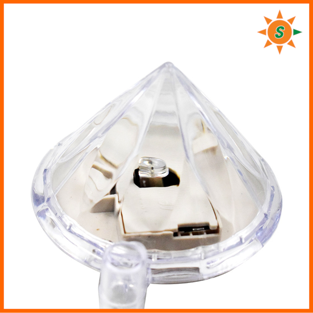 Đèn năng lượng mặt trời cắm sân vườn V3