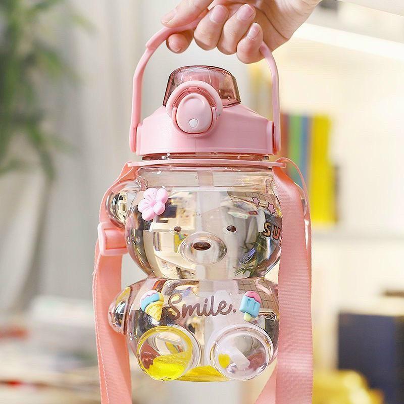 Bình đựng nước hình gấu Smile 1100ml kèm ống hút và dây đeo siêu dễ thương - giaxuong247