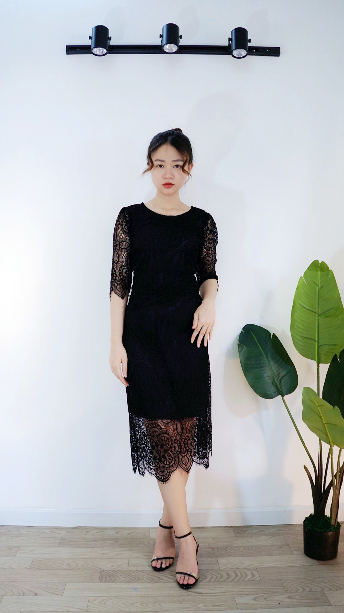 ĐẦM REN TAY LỠ, CHÍT EO REN HOA TO LB27