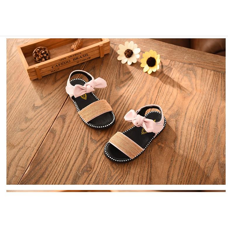 sandal bé gái khach chat để shop báo sz nhé