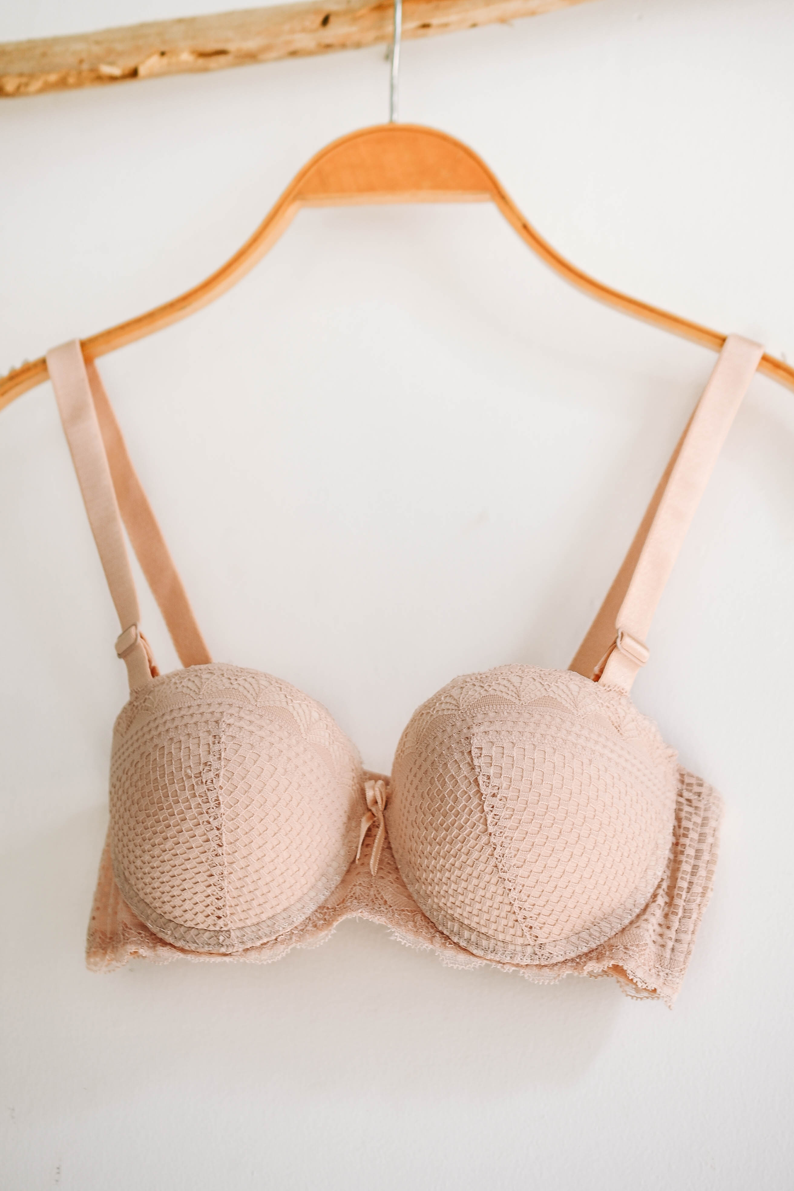 Áo ngực Lovely mút dày 8069