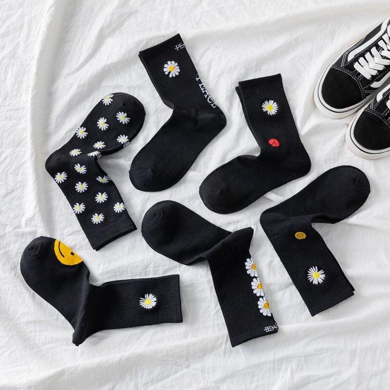 Set 5 Đôi Vớ Cổ Cao Màu Đen Họa Tiết Hoa Cúc