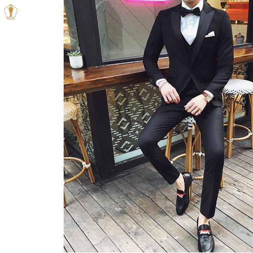 Bộ set vest nam Tuxedo TRAZ màu đen trắng form ôm body kiểu cổ sam (áo vest+quần)