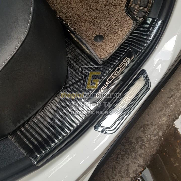 Bộ Ốp bậc cửa, Nẹp bước chân Toyota Corolla Cross 2020 - Mẫu Titan