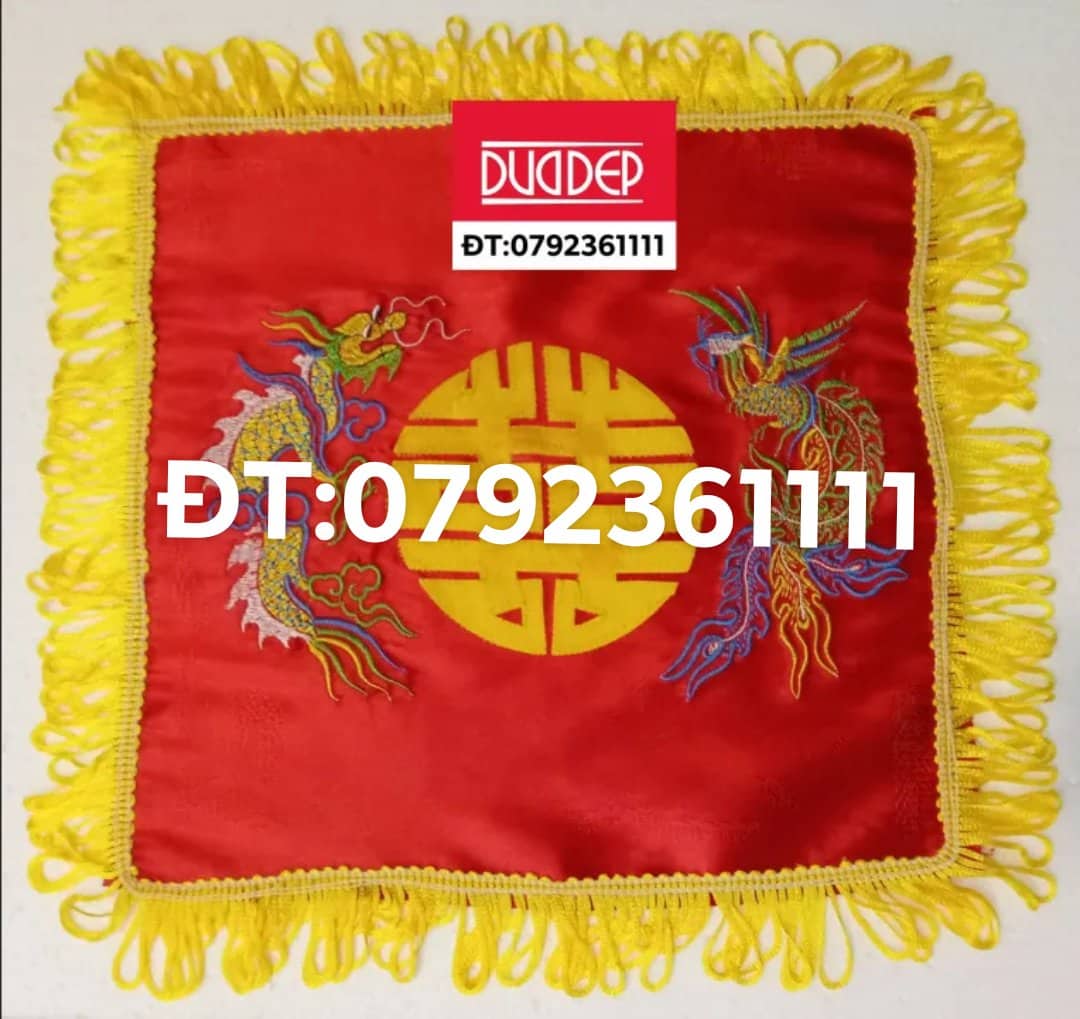 HỘP TRÁP SƠN MÀI XIN DÂU KÈM KHĂN PHỦ RỒNG PHƯỢNG