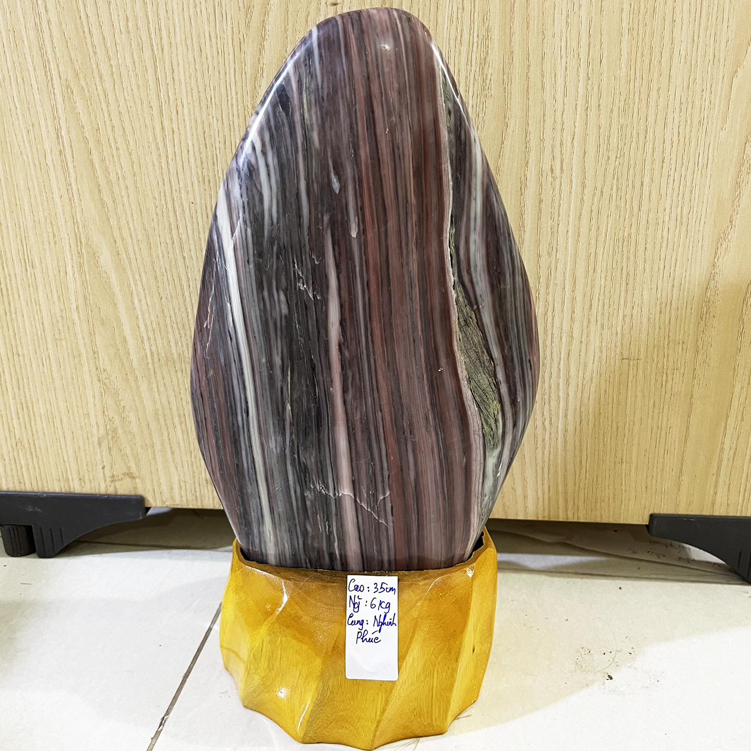 Cây đá tự nhiên màu đỏ tím Cao 36cm nặng 6 kg cho người mệnh Thổ và Hỏa