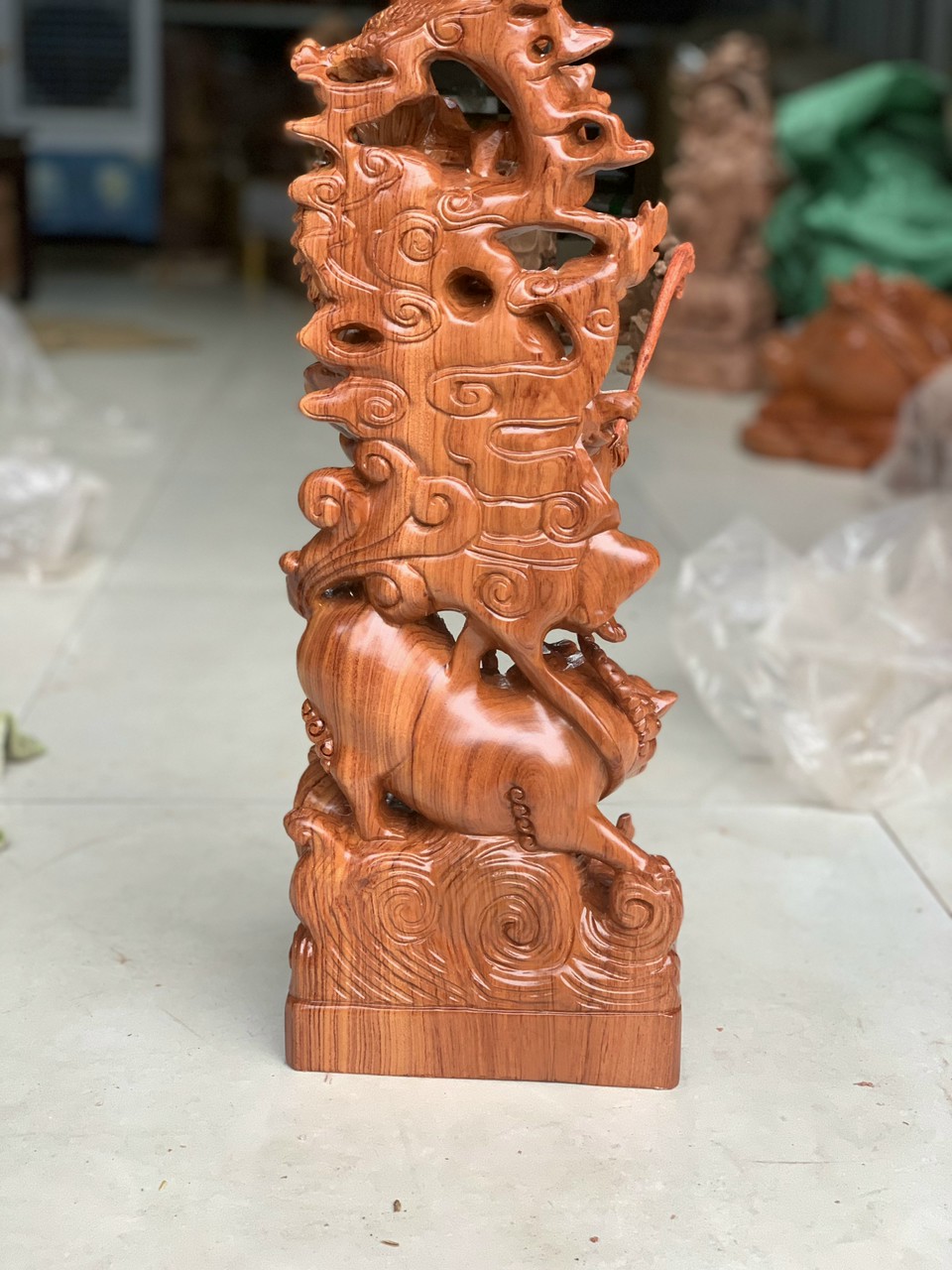 Tượng đạt ma sư tổ bằng gổ hương đá kt cao 60cm